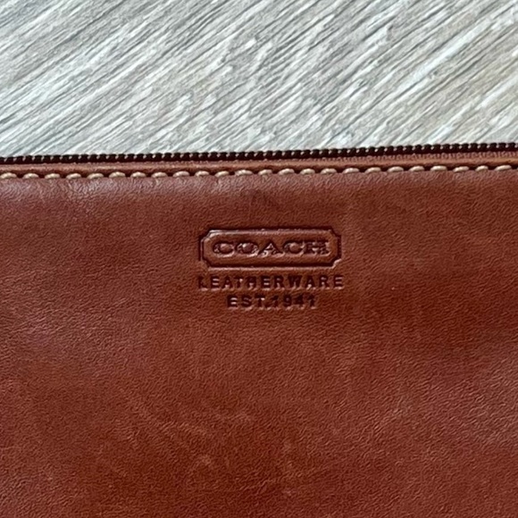 Vintage Coach Leather Wristlet - Picture 3 of 8